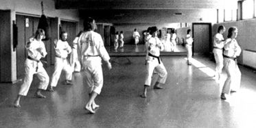 Træning med Allan Paulsen i Måløvhallens motionsrum 1975